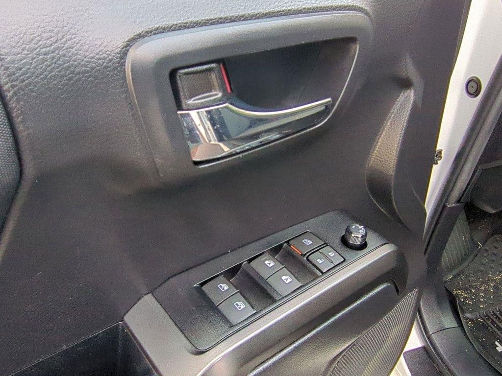 Toyota Tacoma SR5 Double Cab Long Bed V6 6AT 4WD 2022