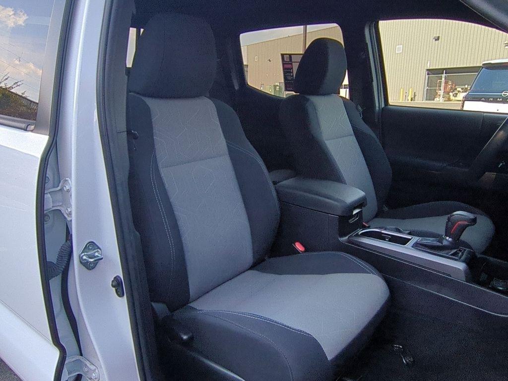 Toyota Tacoma SR5 Double Cab Long Bed V6 6AT 4WD 2022