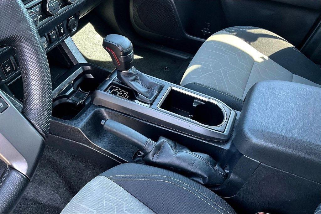 Toyota Tacoma SR5 Double Cab Long Bed V6 6AT 4WD 2022