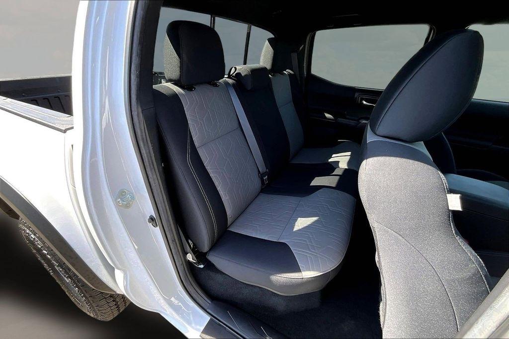 Toyota Tacoma SR5 Double Cab Long Bed V6 6AT 4WD 2022