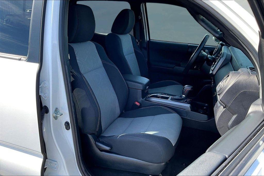 Toyota Tacoma SR5 Double Cab Long Bed V6 6AT 4WD 2022