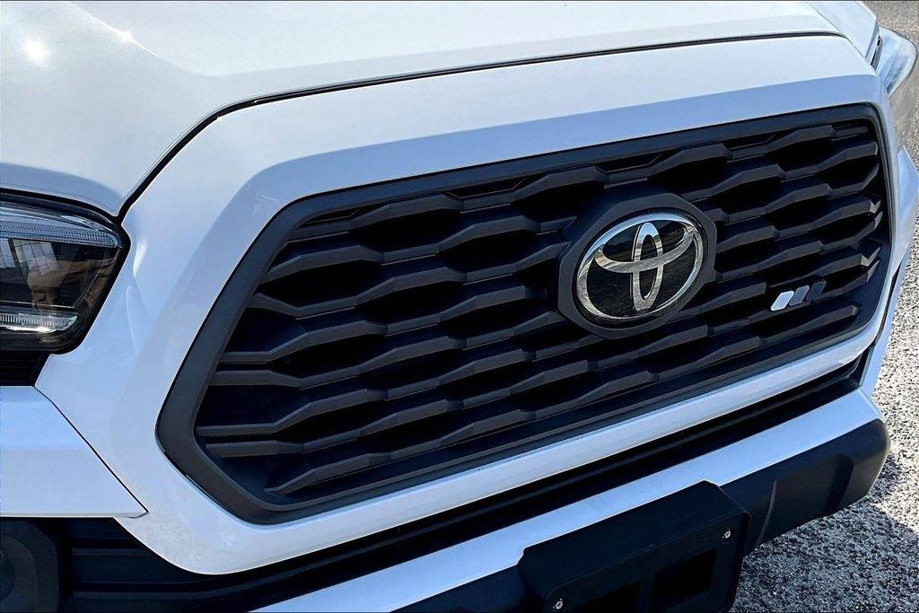 Toyota Tacoma SR5 Double Cab Long Bed V6 6AT 4WD 2022