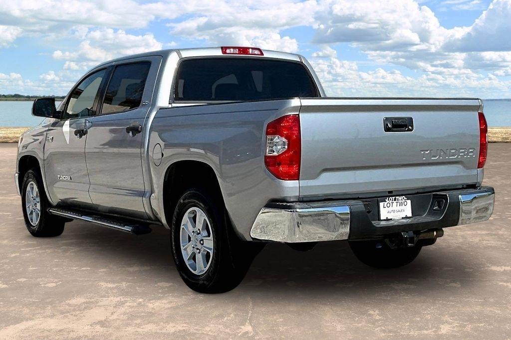 Toyota Tundra SR5 5.7L V8 FFV CrewMax 2WD 2016