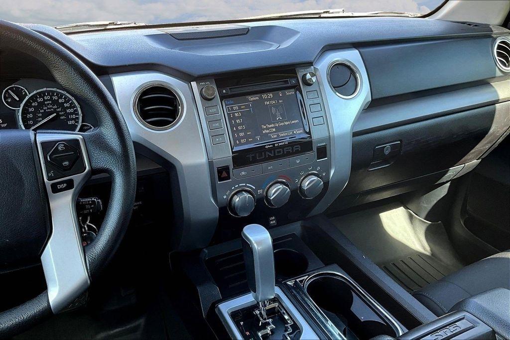 Toyota Tundra SR5 5.7L V8 FFV CrewMax 2WD 2016