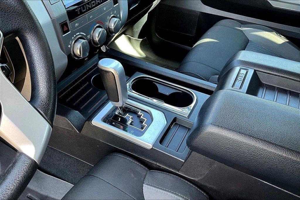 Toyota Tundra SR5 5.7L V8 FFV CrewMax 2WD 2016