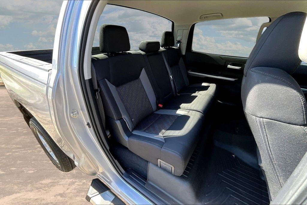 Toyota Tundra SR5 5.7L V8 FFV CrewMax 2WD 2016