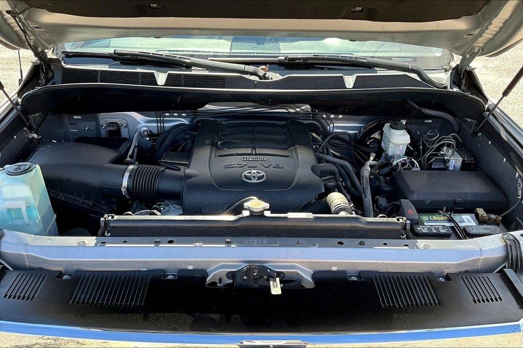 Toyota Tundra SR5 5.7L V8 FFV CrewMax 2WD 2016