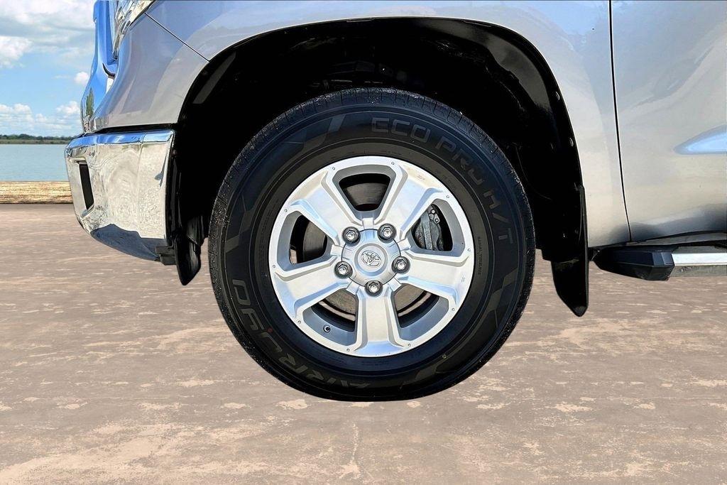 Toyota Tundra SR5 5.7L V8 FFV CrewMax 2WD 2016