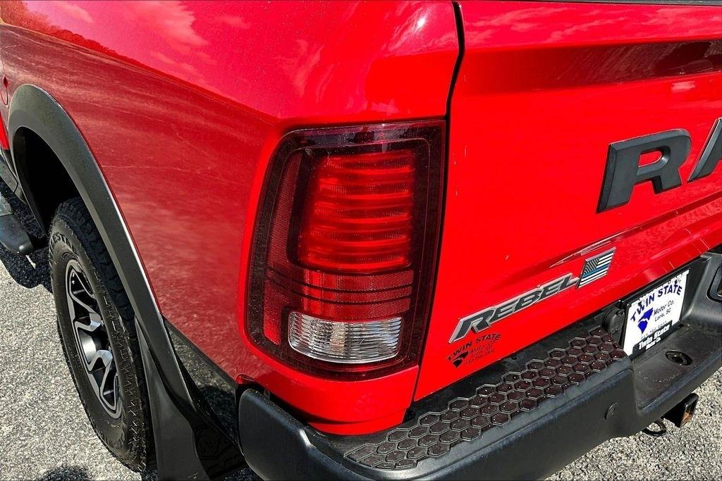 RAM 1500 Rebel Crew Cab SWB 4WD 2017