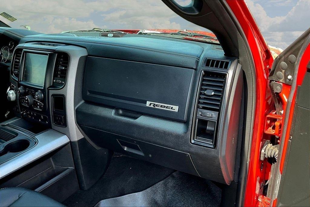 RAM 1500 Rebel Crew Cab SWB 4WD 2017