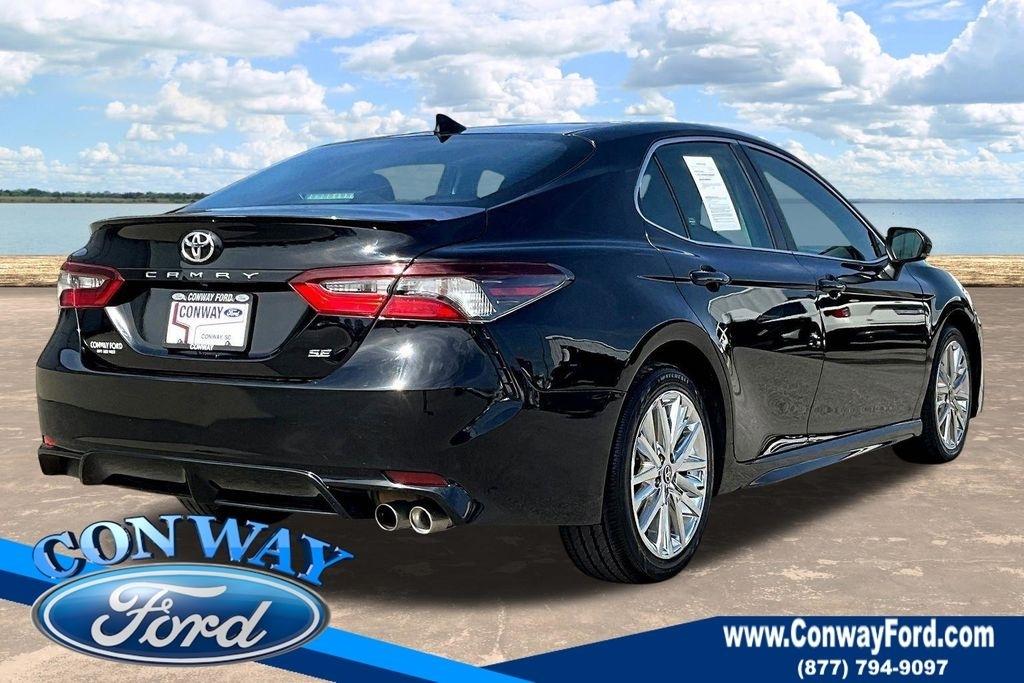 Toyota Camry SE 2023