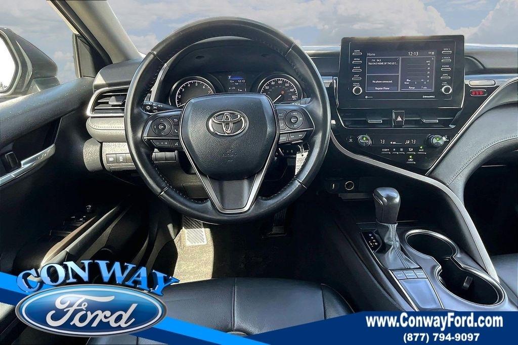 Toyota Camry SE 2023