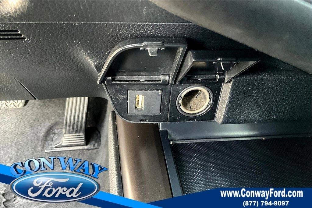 Toyota Camry SE 2023