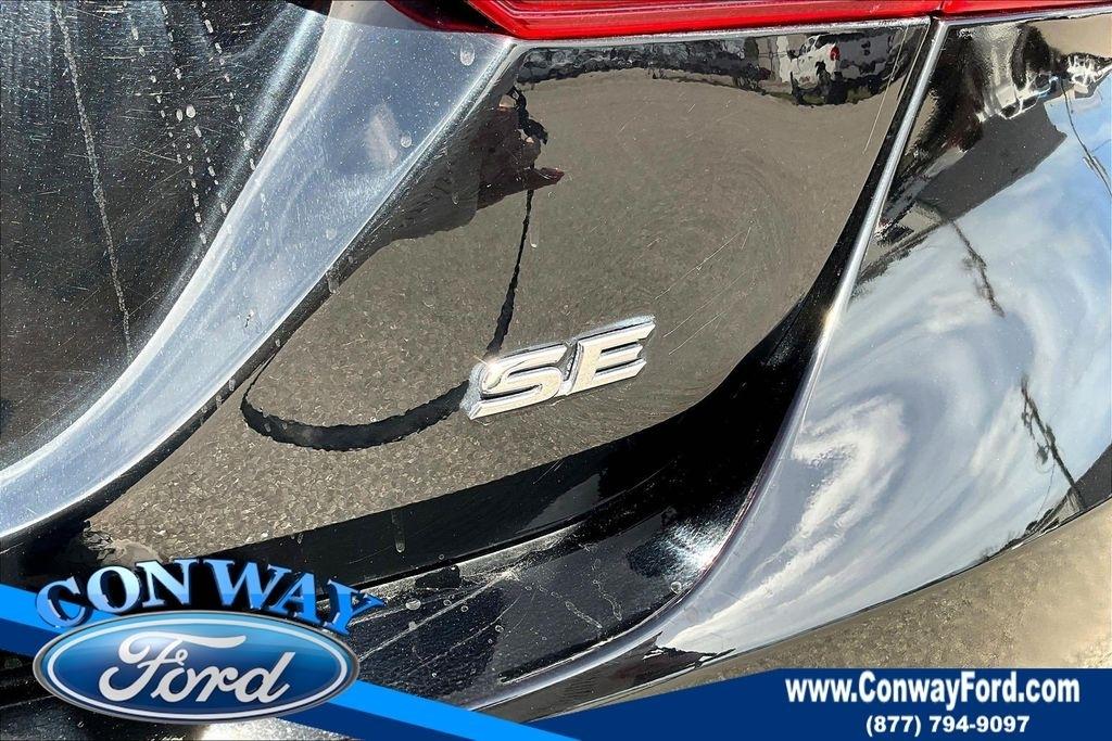 Toyota Camry SE 2023