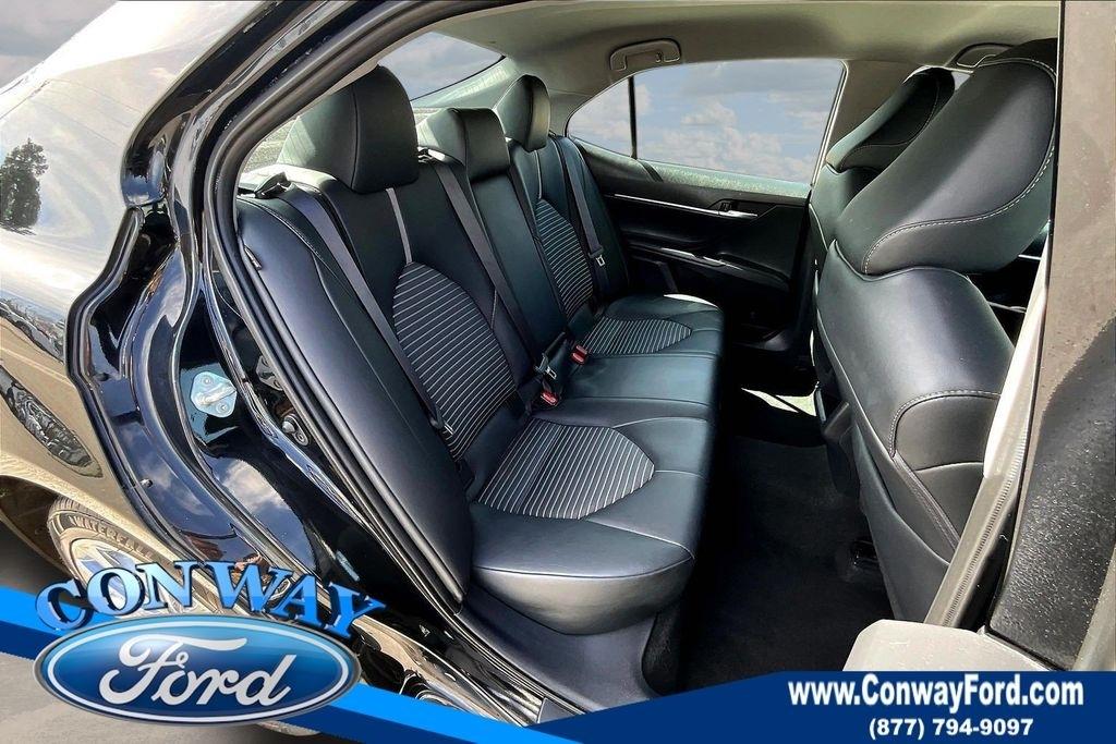 Toyota Camry SE 2023