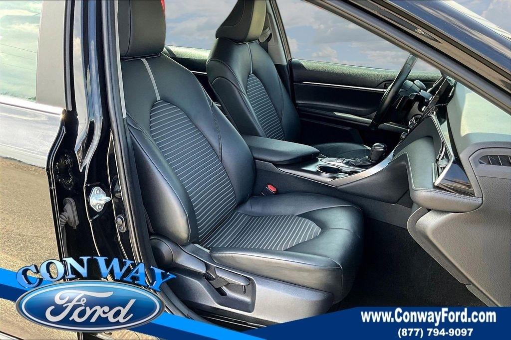 Toyota Camry SE 2023