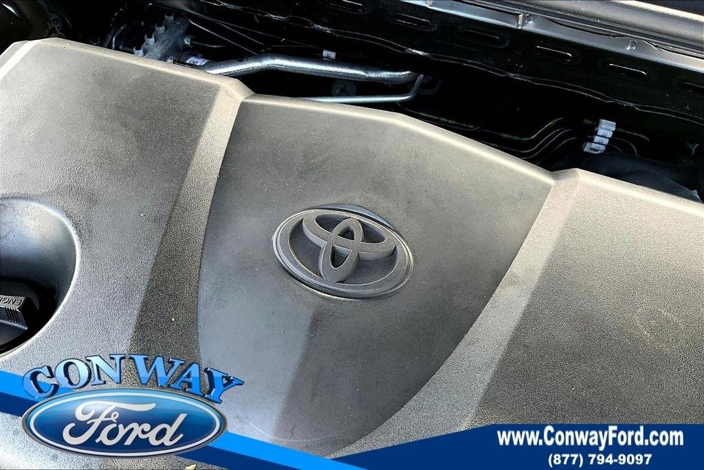 Toyota Camry SE 2023