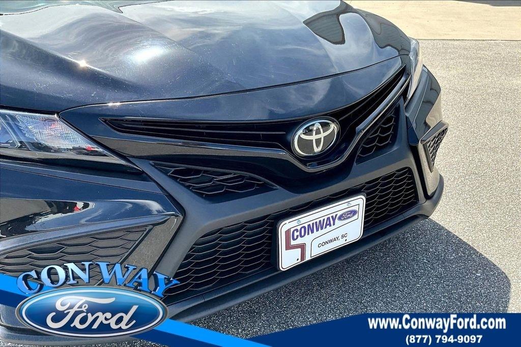 Toyota Camry SE 2023