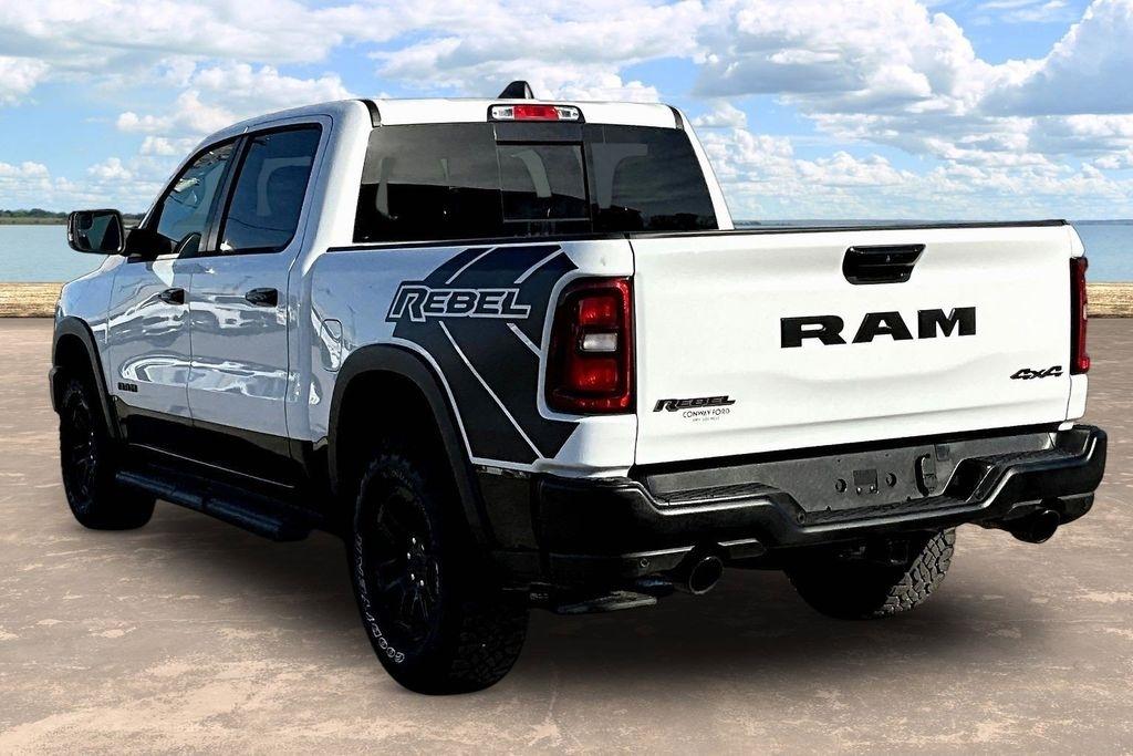 RAM 1500 Rebel Crew Cab SB 4WD 2025