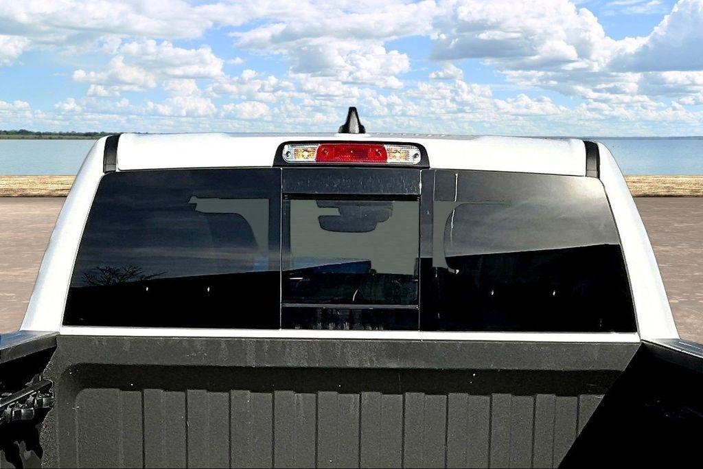 RAM 1500 Rebel Crew Cab SB 4WD 2025