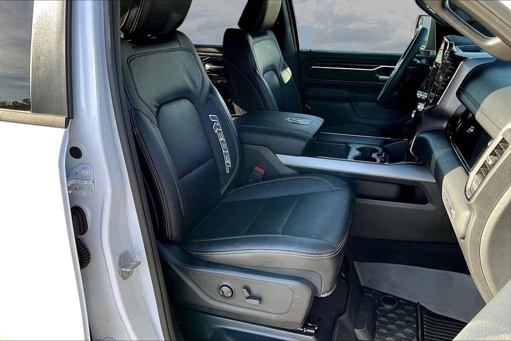 RAM 1500 Rebel Crew Cab SB 4WD 2025