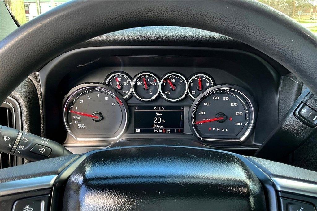 Chevrolet Silverado 1500 Custom Trail Boss Crew Cab Short Box 4WD 2021