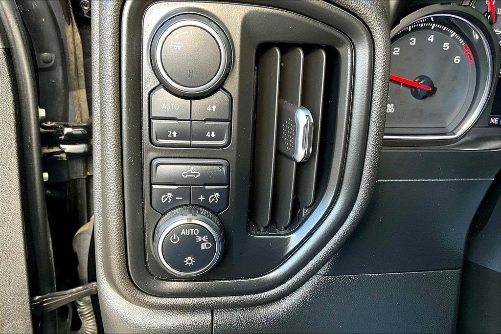 Chevrolet Silverado 1500 Custom Trail Boss Crew Cab Short Box 4WD 2021