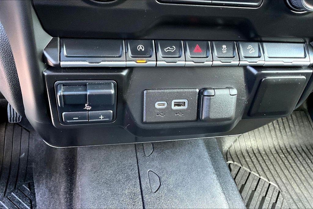 Chevrolet Silverado 1500 Custom Trail Boss Crew Cab Short Box 4WD 2021