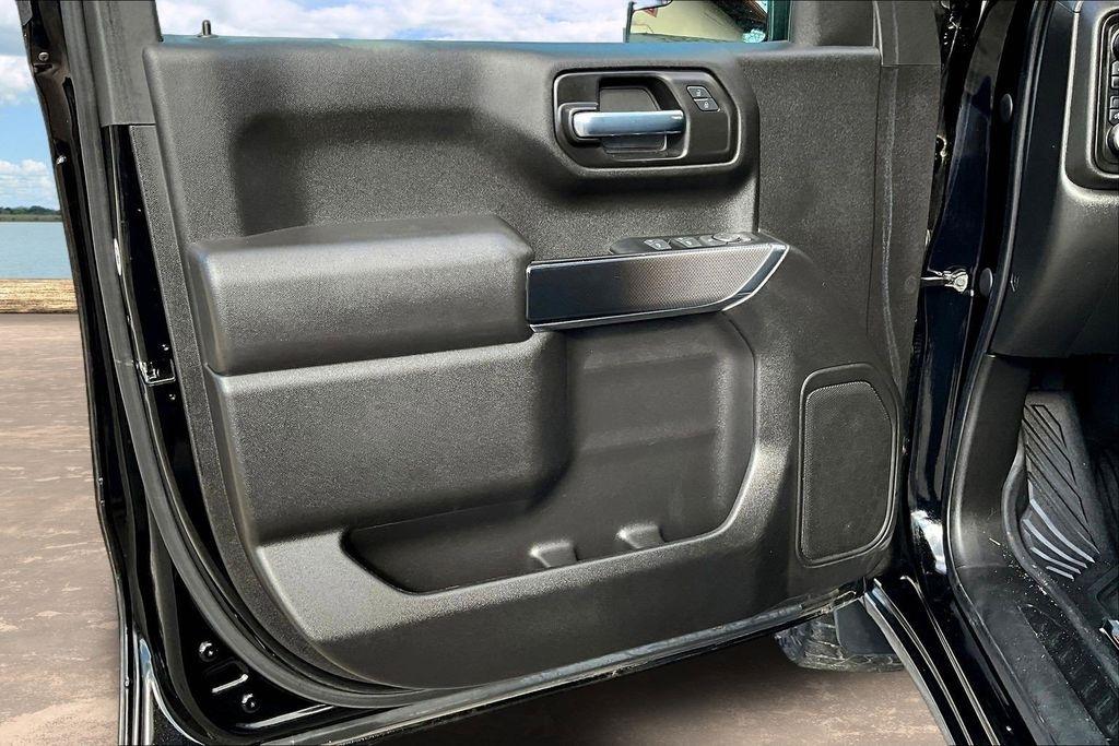 Chevrolet Silverado 1500 Custom Trail Boss Crew Cab Short Box 4WD 2021