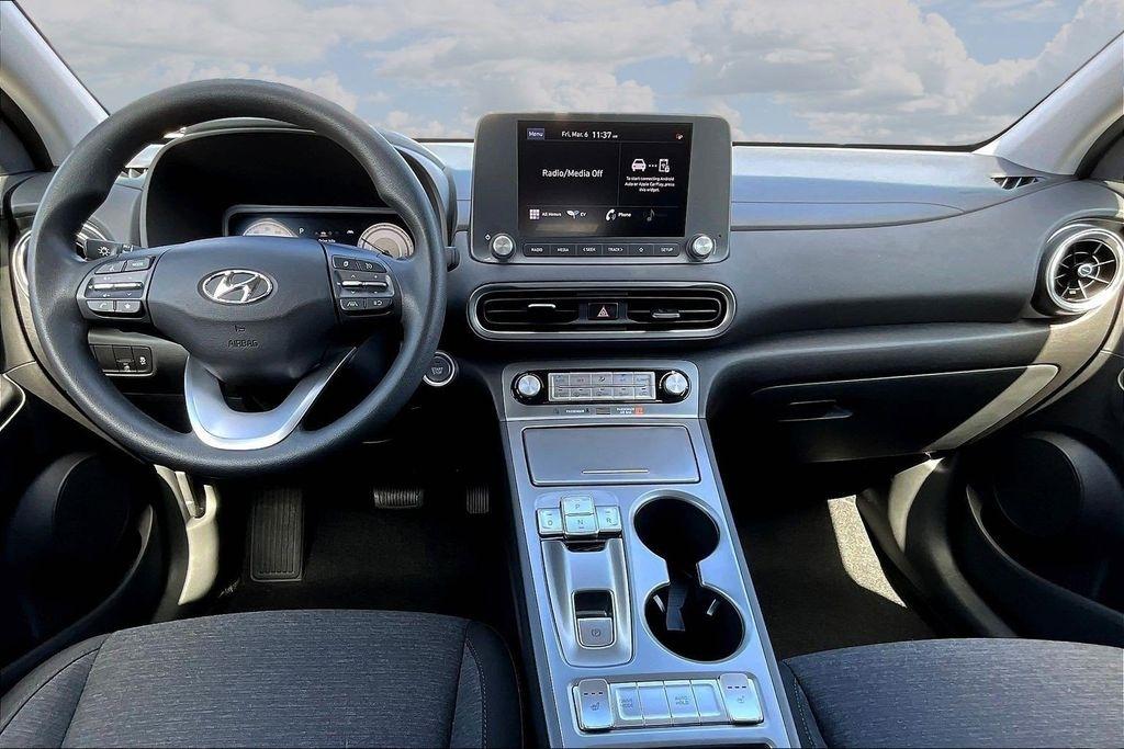Hyundai Kona EV SEL 2023