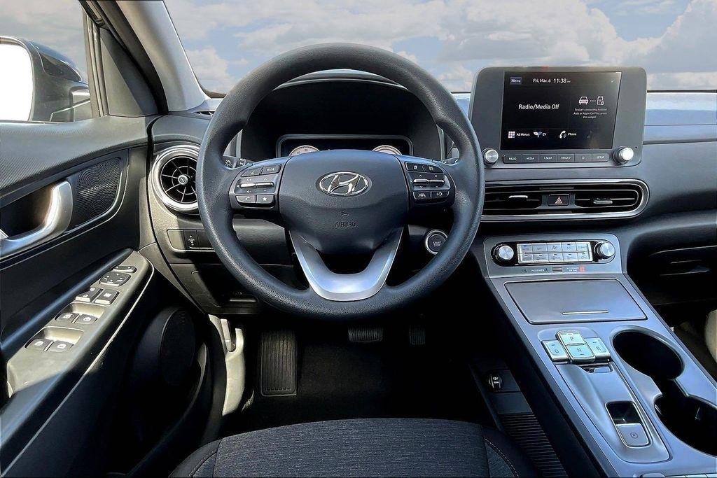 Hyundai Kona EV SEL 2023