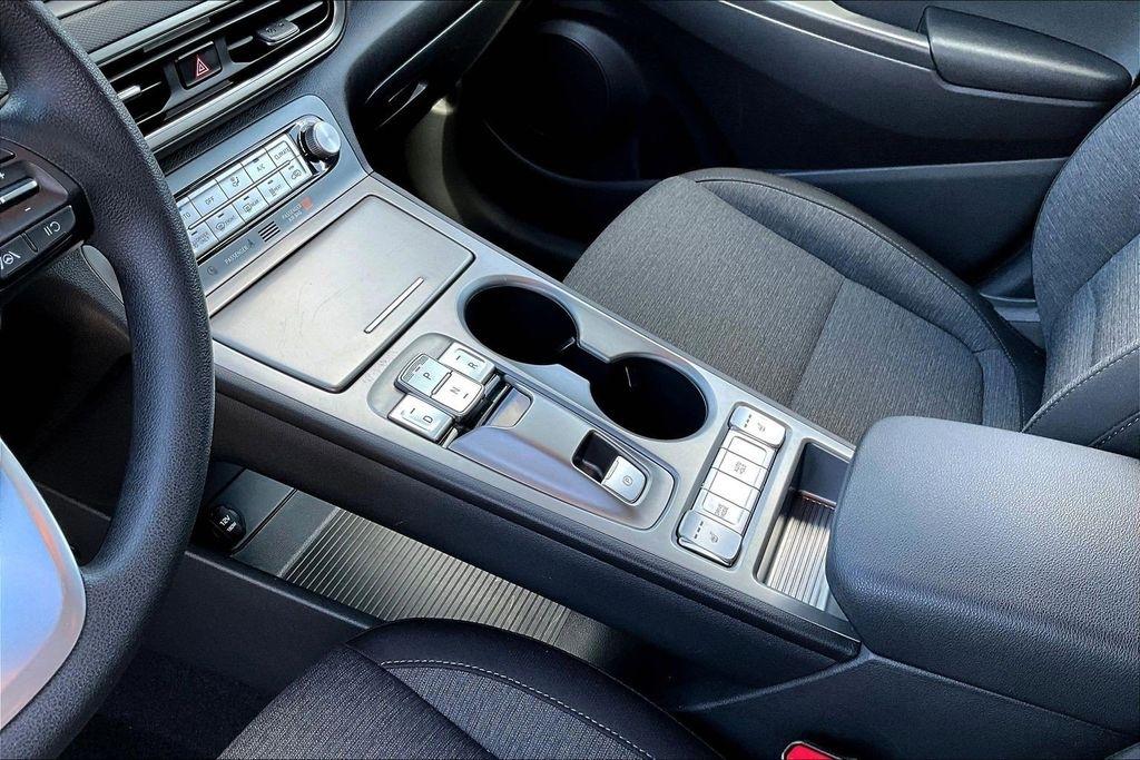 Hyundai Kona EV SEL 2023