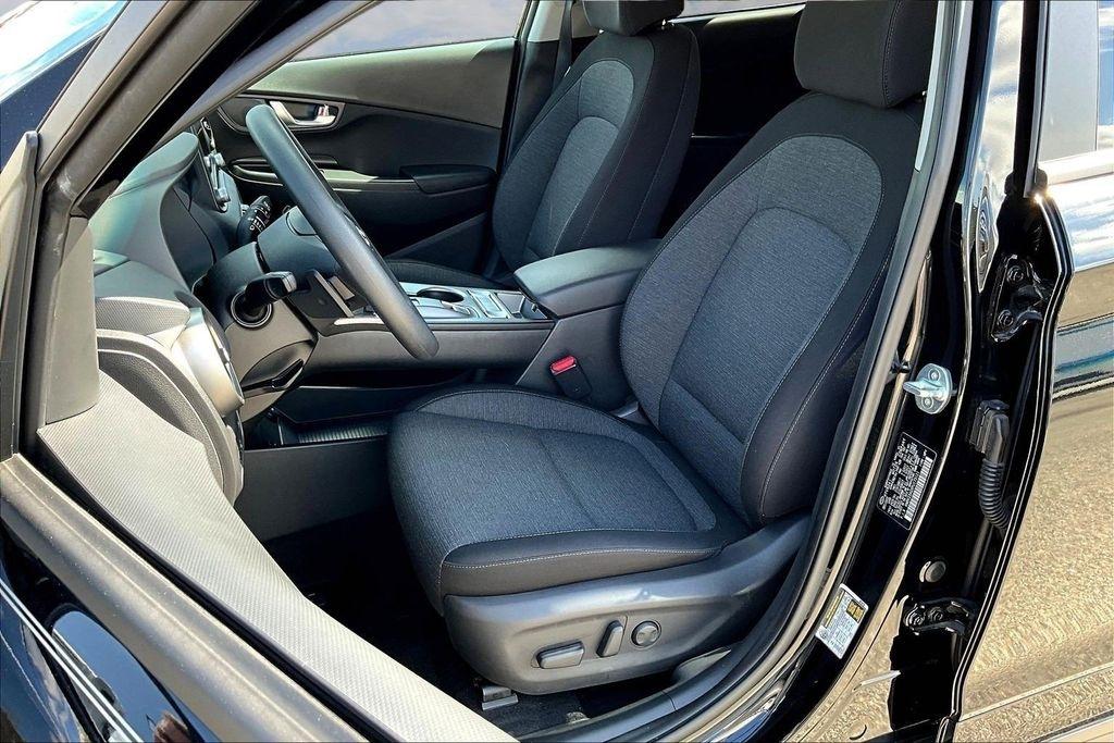 Hyundai Kona EV SEL 2023