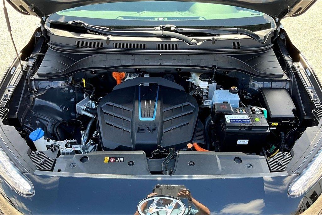 Hyundai Kona EV SEL 2023