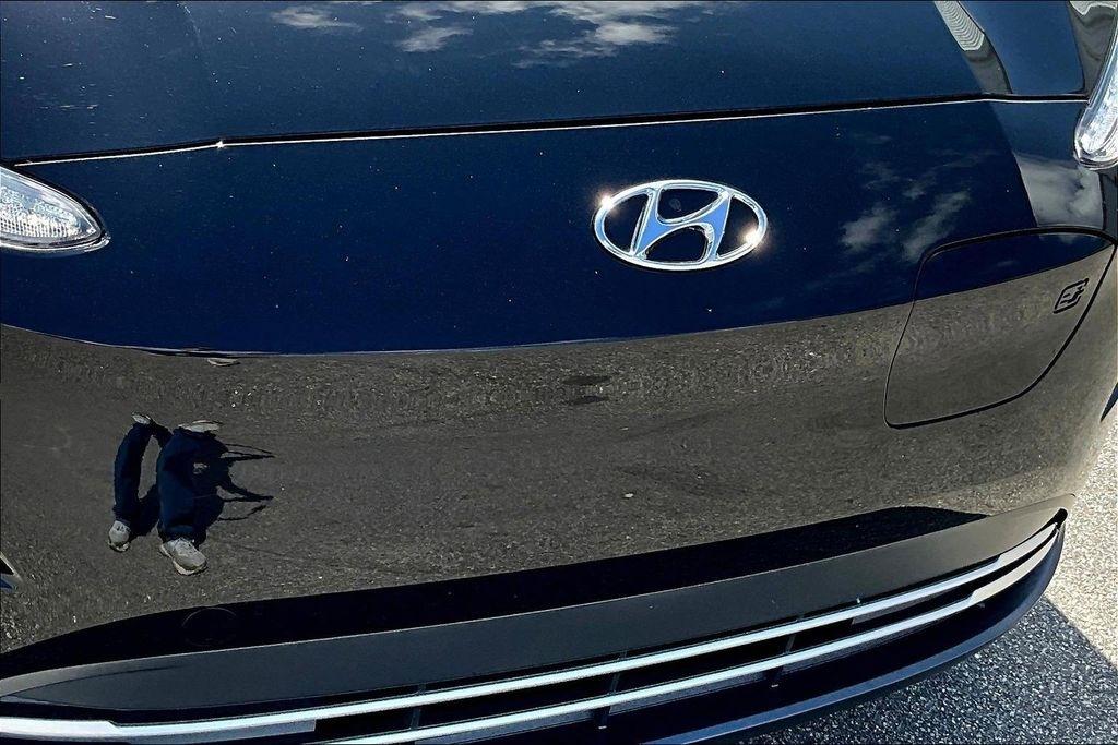 Hyundai Kona EV SEL 2023