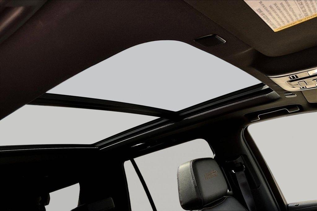 Chevrolet Tahoe High Country 4WD 2024