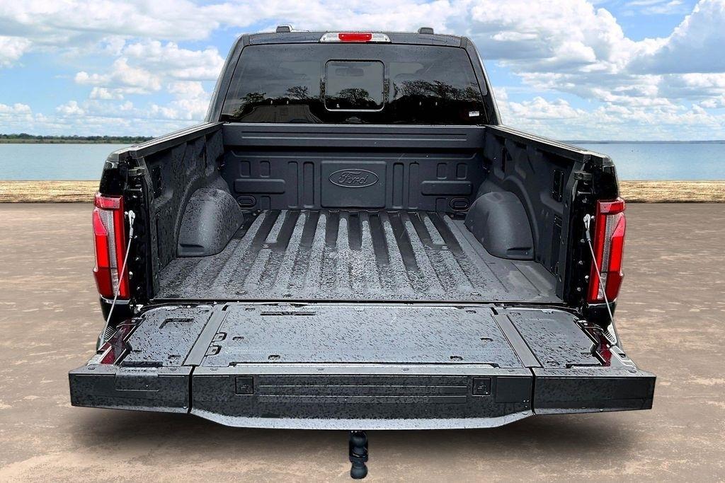 Ford F-150 Lariat SuperCrew 4WD 2025