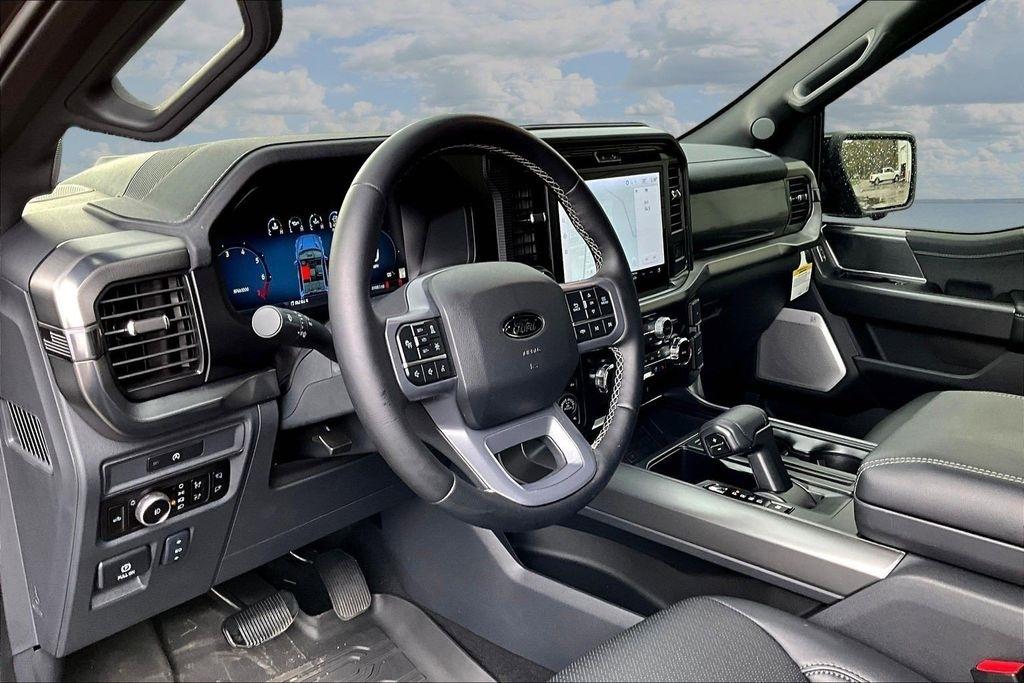 Ford F-150 Lariat SuperCrew 4WD 2025