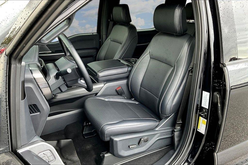 Ford F-150 Lariat SuperCrew 4WD 2025