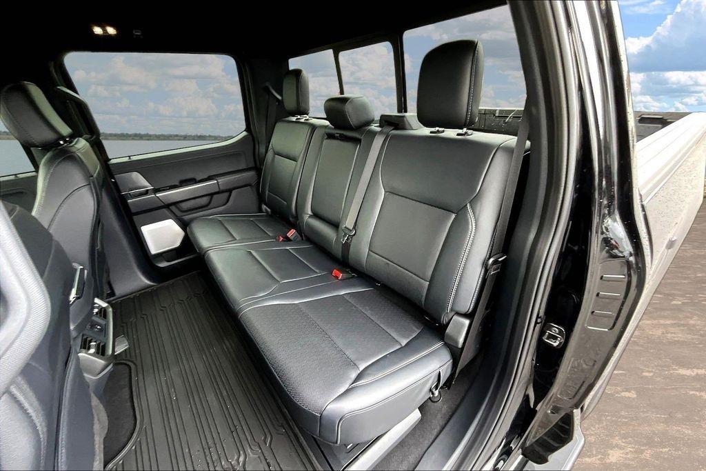 Ford F-150 Lariat SuperCrew 4WD 2025