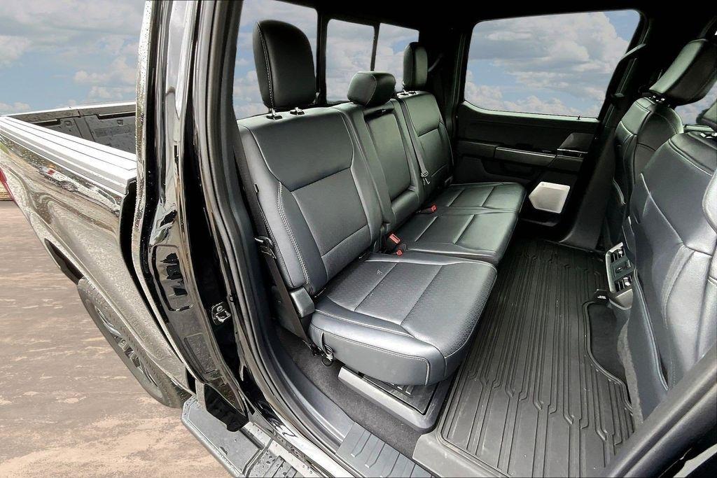 Ford F-150 Lariat SuperCrew 4WD 2025