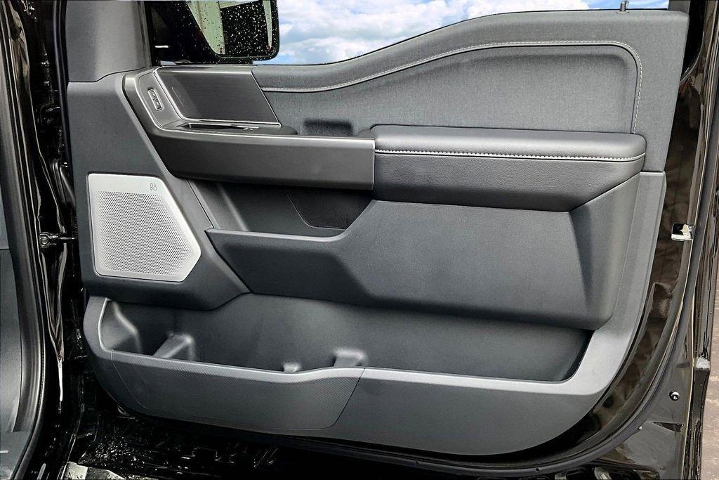 Ford F-150 Lariat SuperCrew 4WD 2025