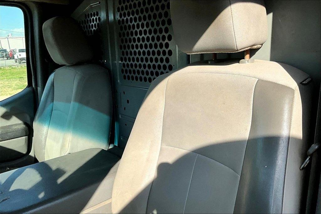 Nissan NV Cargo 2500 HD S V6 2012