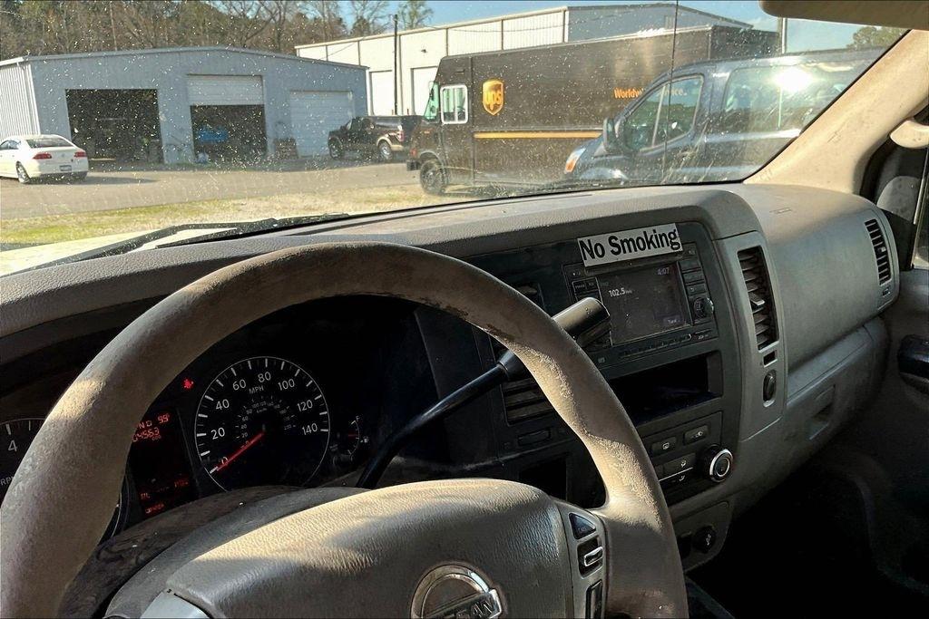 Nissan NV Cargo 2500 HD S V6 2012