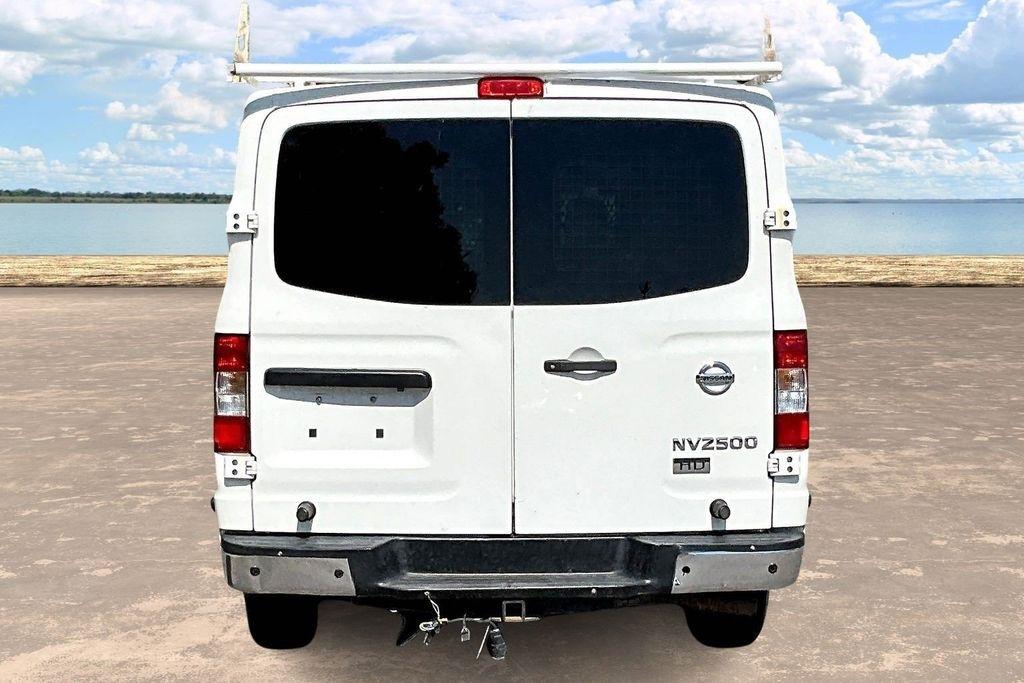 Nissan NV Cargo 2500 HD S V6 2012