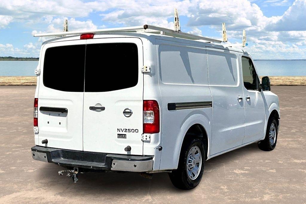 Nissan NV Cargo 2500 HD S V6 2012