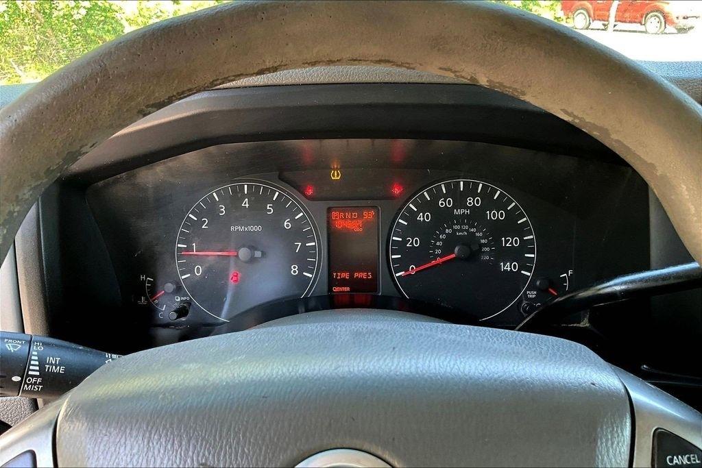 Nissan NV Cargo 2500 HD S V6 2012