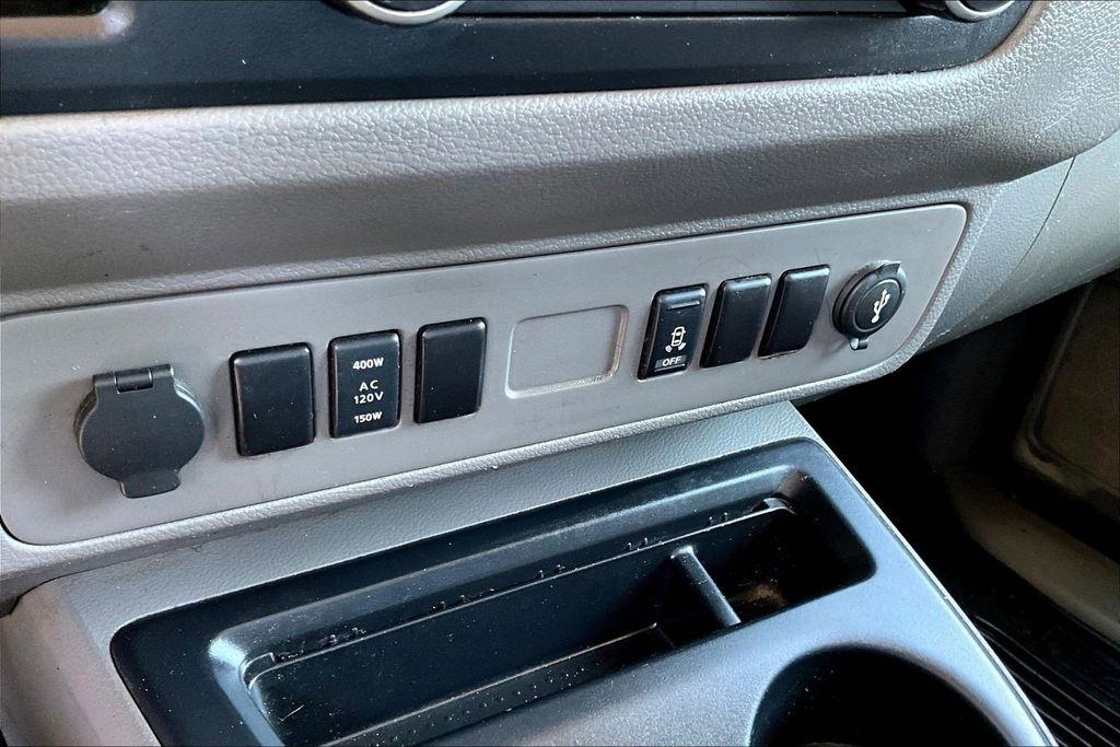 Nissan NV Cargo 2500 HD S V6 2012