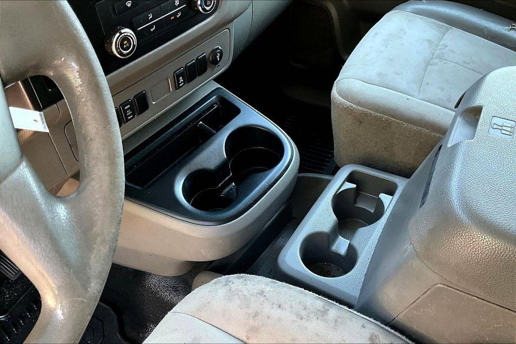 Nissan NV Cargo 2500 HD S V6 2012