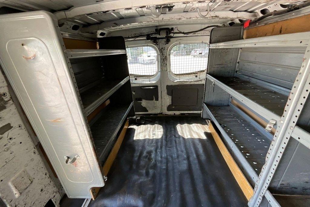 Nissan NV Cargo 2500 HD S V6 2012